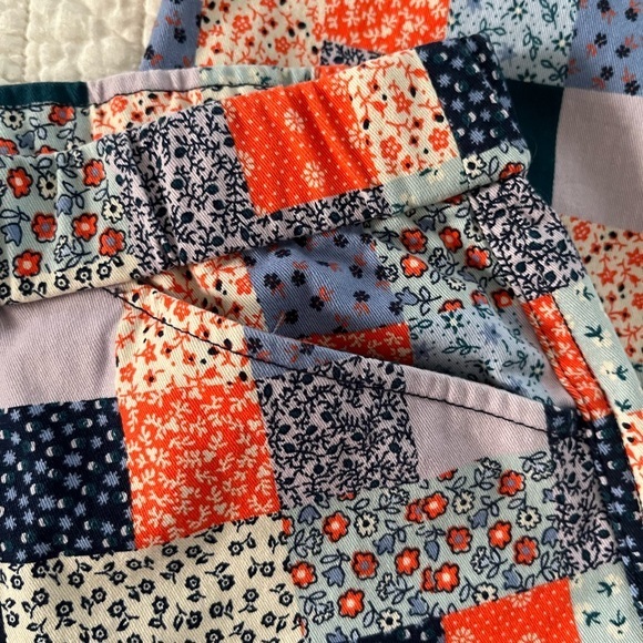 Land's End Women's Mid Rise Pull On Chino Ankle Pants Patchwork‎ Print Size 6 - Picture 5 of 13